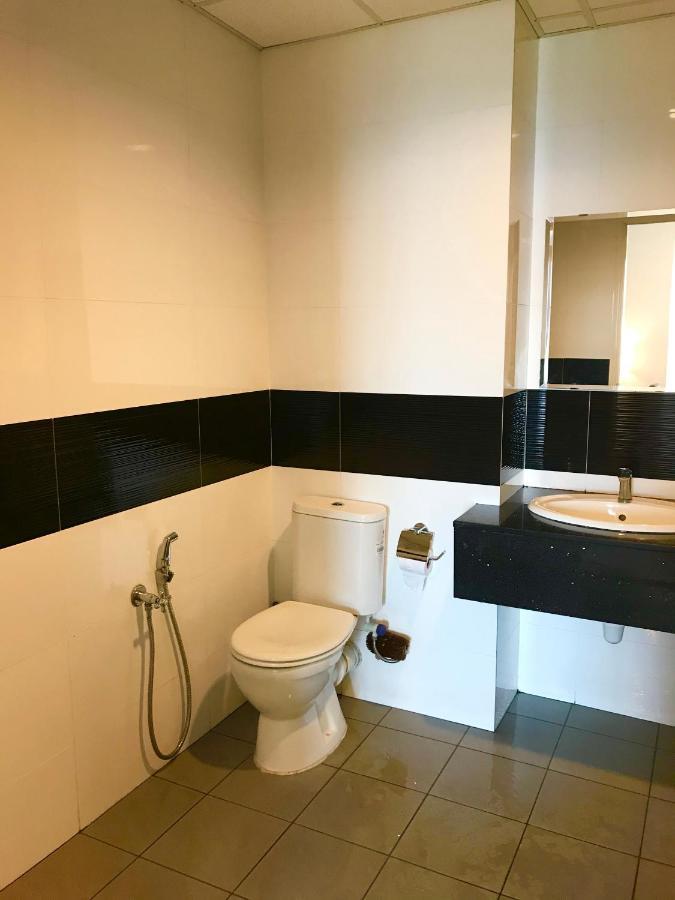 Mansion One Suites By Little Cabin George Town Esterno foto